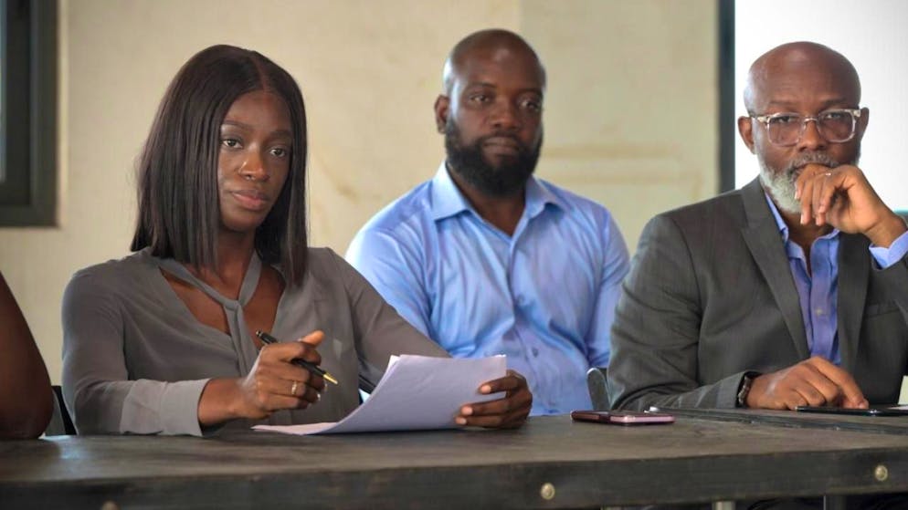 «The Narrative»: Doku zur Zerrissenheit von Ex-UBS-Händler Adoboli - Gallery. In Ghana wurde der Prozess gegen Kweku Adoboli mit lokalen Laienschauspielern nachgestellt.