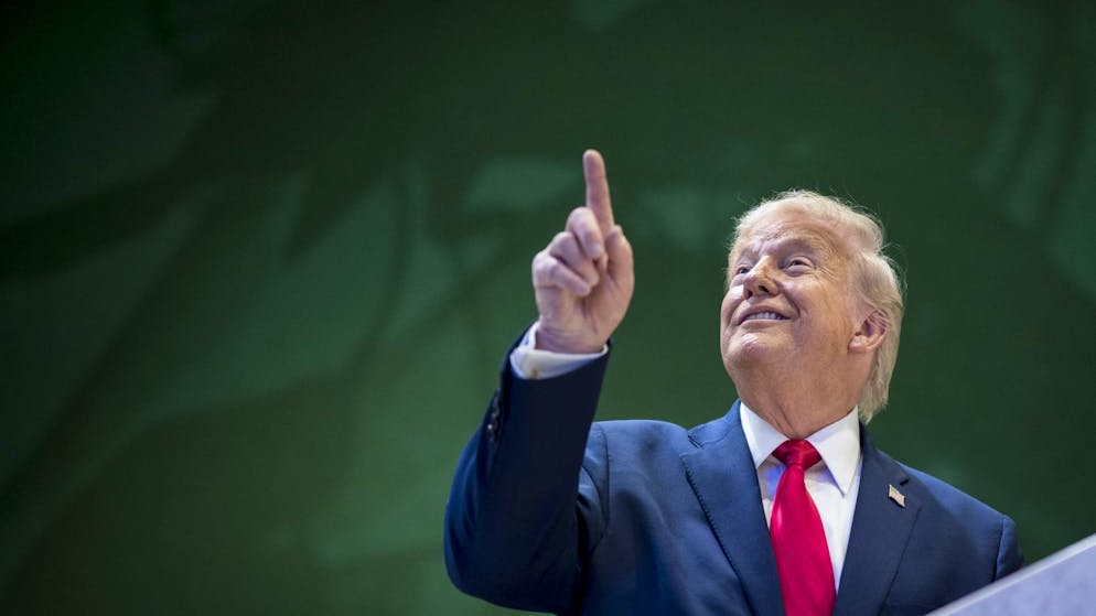 «Ein Stück Eis, kalt und schlecht gelegen». Trump verwechselt Grönland mehrfach mit Island