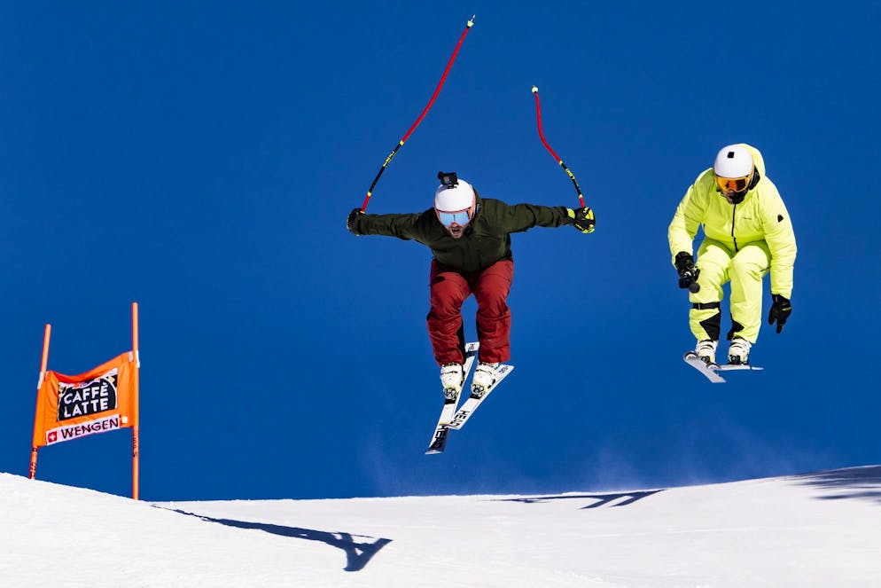 Beat Feuz (l.) ist für SRF auch als Kamerafahrer unterwegs. 