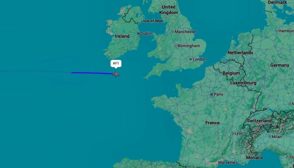 Trump's plane will land in Zurich in around two hours.