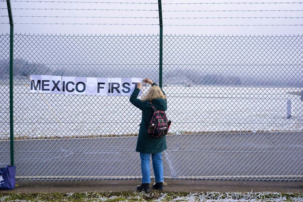 Donald Trump arriva a Zurigo. Erano presenti anche degli oppositori di Trump.