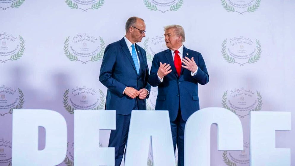 ARCHIVE - German Chancellor Friedrich Merz (l, CDU) is taking part in the Gaza summit chaired by Egypt's President al-Sisi alongside US President Donald Trump. The meeting of heads of state and government is to discuss support for the Gaza Strip following the ceasefire between Israel and Hamas. Photo: Michael Kappeler/dpa