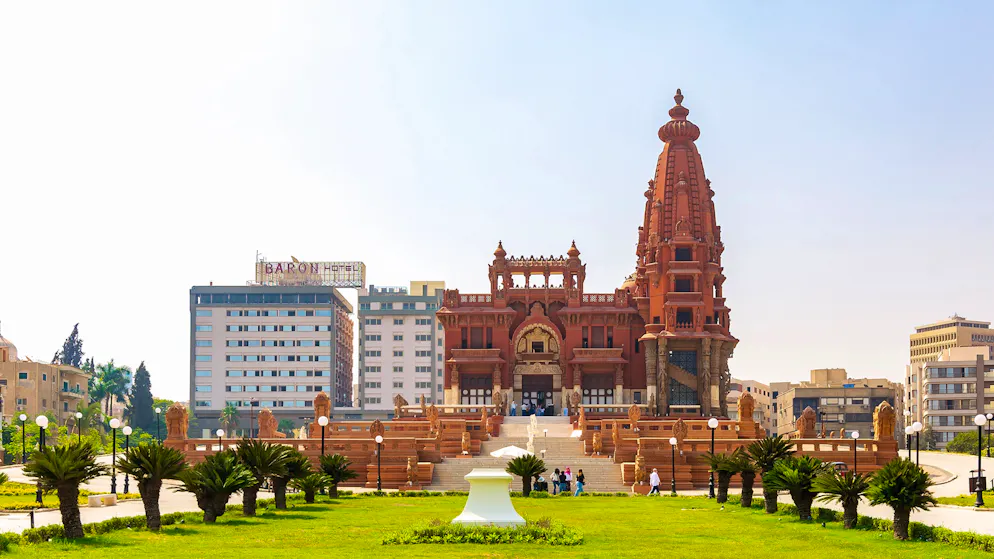 Geheimnisumwitterter Baron-Palast: Der exotische Hindu-Palast in Heliopolis fasziniert mit ungewöhnlicher Architektur, jahrzehntelangem Leerstand – und Legenden über Geheimgänge, Rituale und Geister.