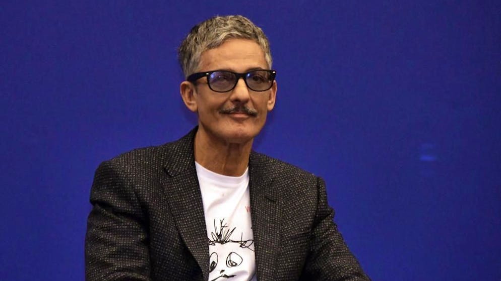 Un momento inatteso. Fiorello abbraccia De Martino: «Ho perso mio padre alla tua età»