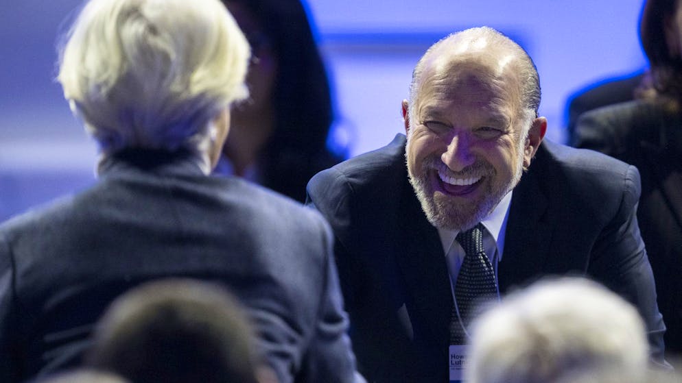 Christine Lagarde quitte la table. Huées et interruption avant le dessert: le dîner exclusif du WEF dérape!