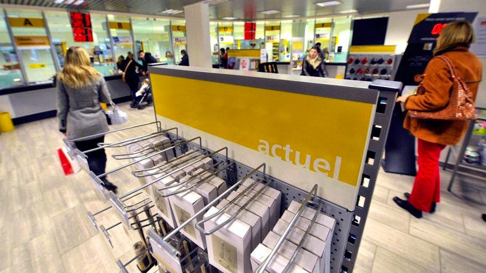 Swiss Post offers various products in its branches. (symbolic image)