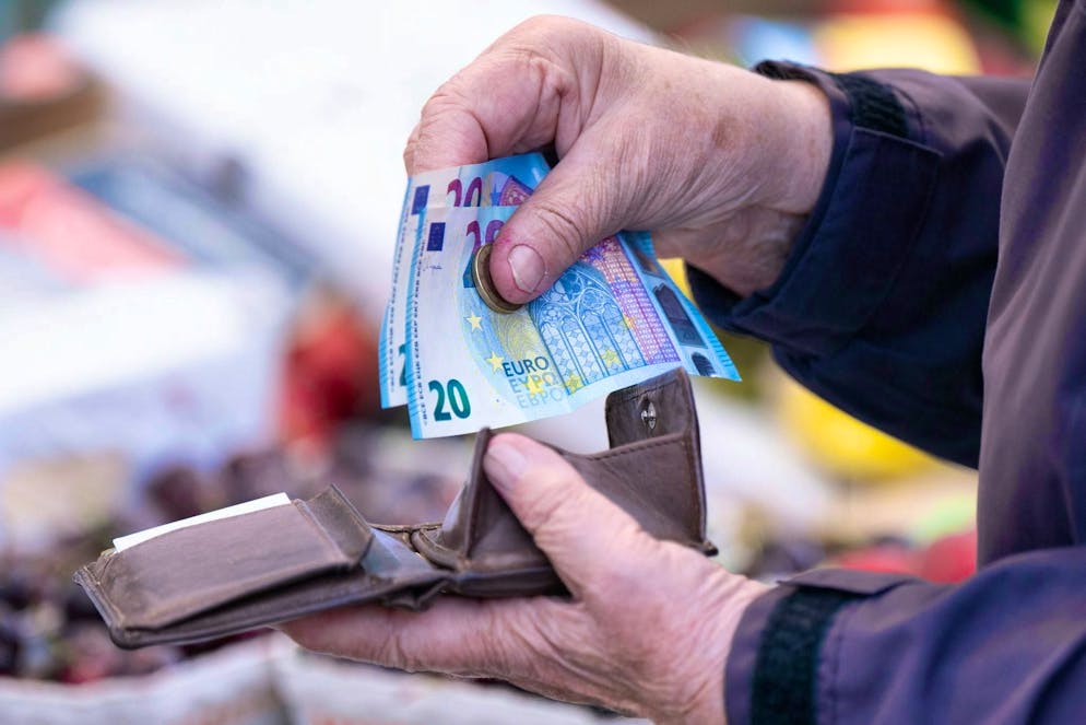 Money taken out of her pocket: A Swiss woman has defrauded several people in Constance with a pity scam.