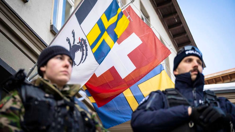 Il consiglio di stato si è congratulato con tutti gli agenti di polizia.