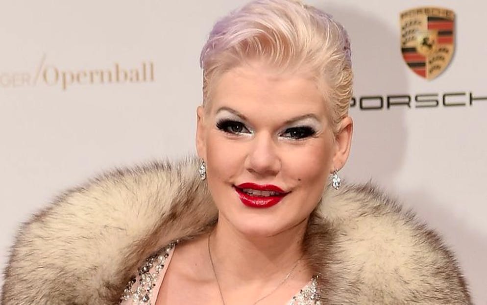 Melanie Müller wurde wegen Zeigens des Hitlergruses und Drogenbesitzes zu einer Geldstrafe verurteilt.