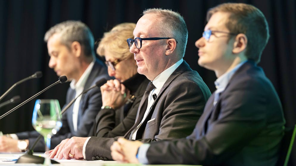 Plusieurs avocats représentant les victimes de la tragédie de Crans-Montana ont demandé l'audition par la justice des représentants de la commune.