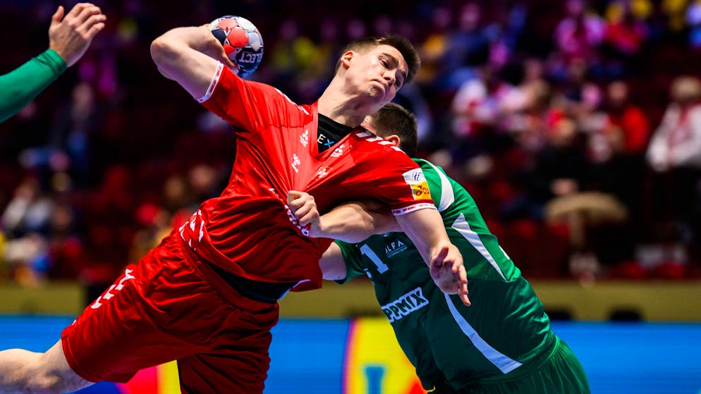 Manuel Zehnder durchbricht die ungarische Mauer.