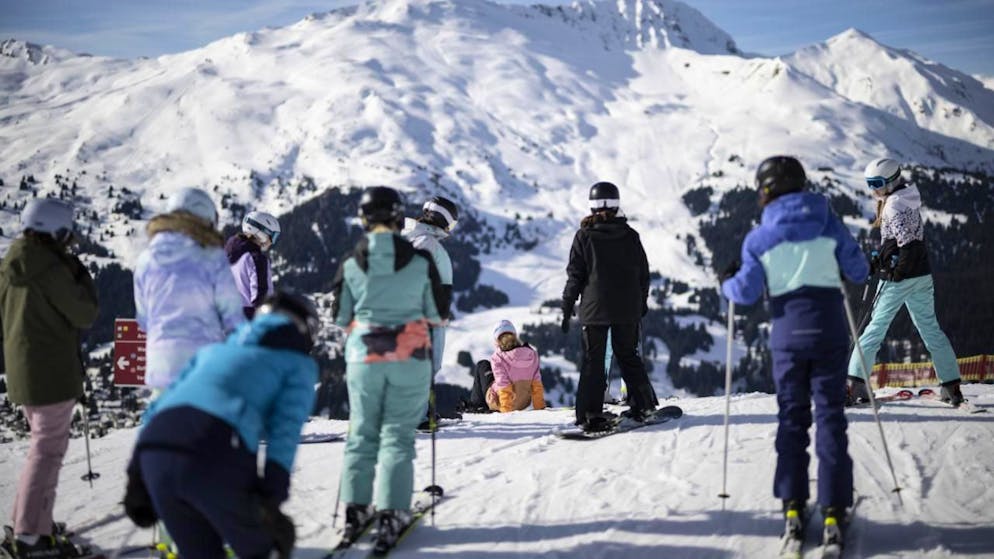 Bei dynamischen Preismodellen in Skigebieten können die Preise für Skitickets in die Höhe steigen, wenn viele Leute auf den Skipisten erwartet werden. (Archivbild)