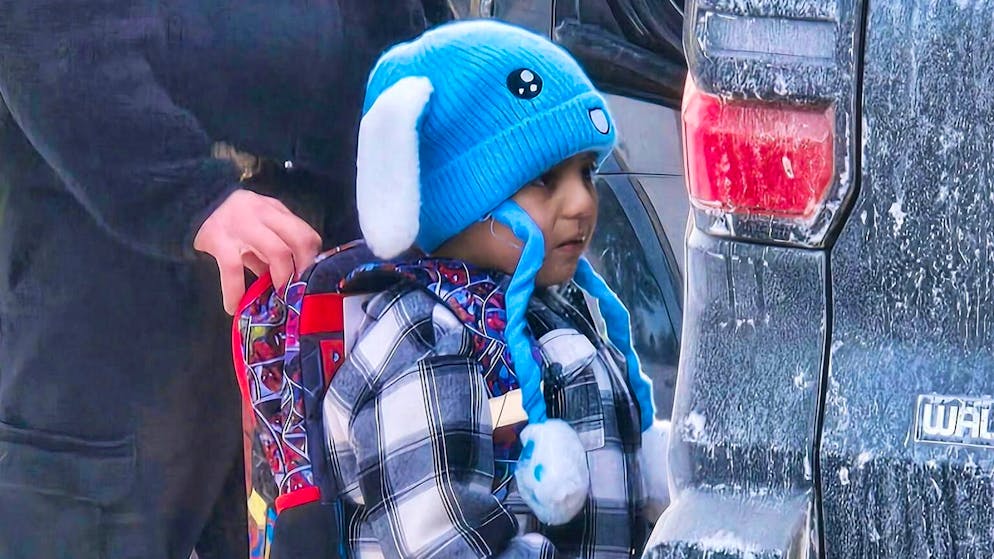 Liam Conejo Ramos, five, is detained by ICE officers after coming home from preschool. (20.1.2026)