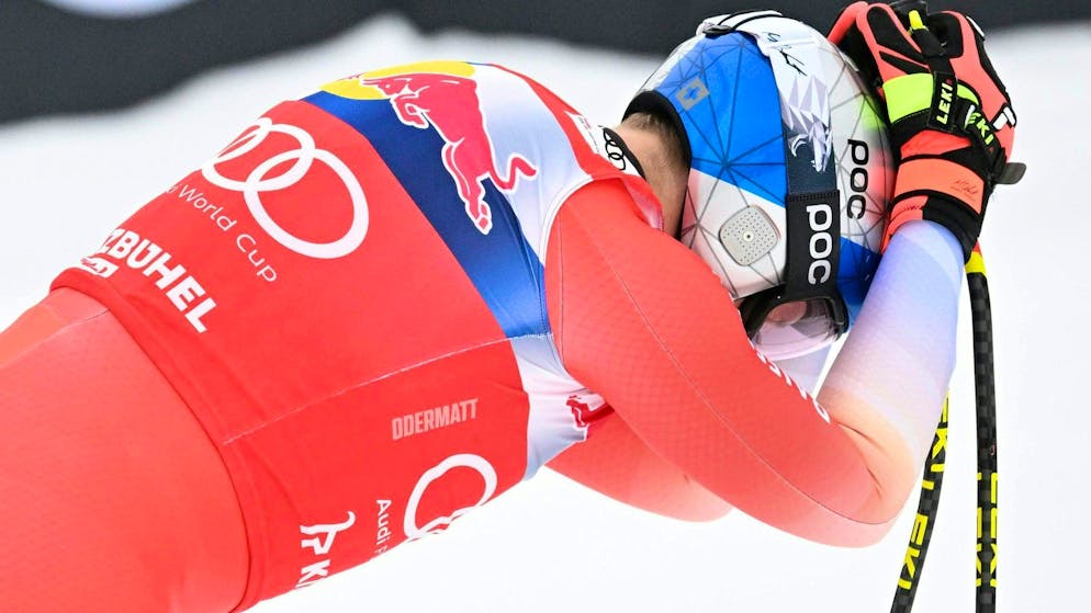 Hahnenkamm-Abfahrt live. Franzoni-Bestzeit bleibt bestehen: Odermatt um 7 Hundertstel geschlagen, von Allmen mit Schrecksekunde