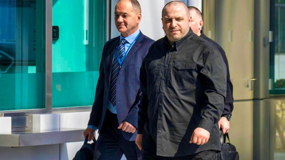 ARCHIVE - The then Ukrainian Defense Minister Rustem Umjerov (r) arrives at NATO headquarters for the meeting of the defense ministers of the member states of the so-called Coalition of the Willing. Photo: Viktor Dabkovsky/ZUMA Press Wire/dpa