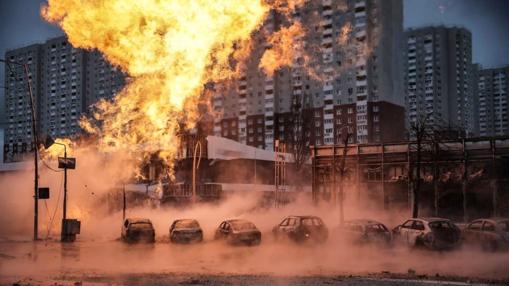 Incendio provocato da un missile a Kiev