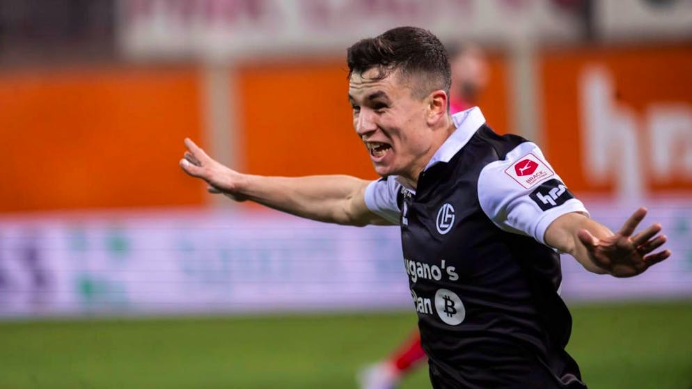 Luganos Mattia Zanotti jubelt nach seinem 3:0, das die Partie gegen Winterthur noch vor der Pause vorentscheidet