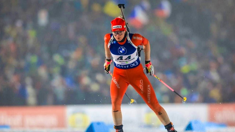 Amy Baserga finishes fifth in the single mixed relay with Sebastian Stalder