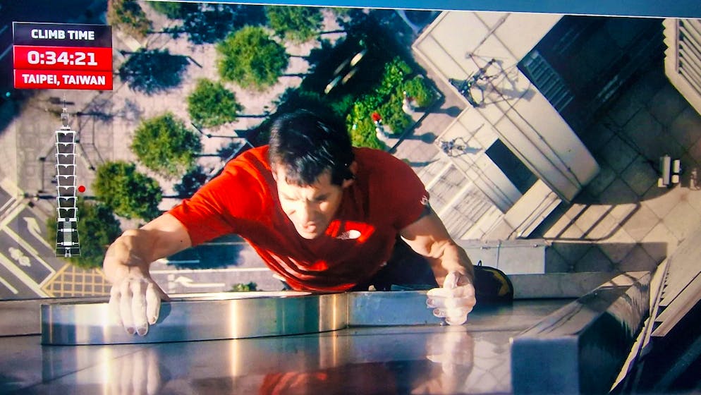 Mozzafiato e potenzialmente mortale: Alex Honnold sul Taipei 101: 508 metri di altezza, nessuna corda e milioni di persone che lo guardano in diretta.