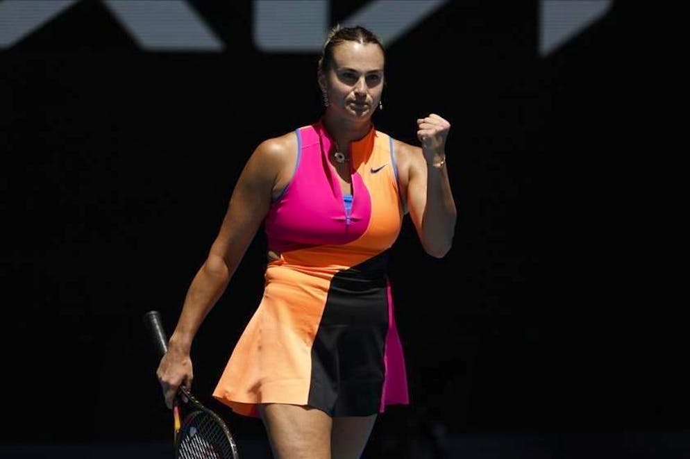 Sabalenka avanza