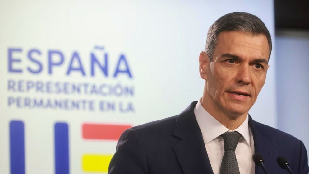 Pedro Sanchez ha difeso l'operato del ministro dei Trasporti Oscar Puente in relazione all'incidente ferroviario di Adamuz.