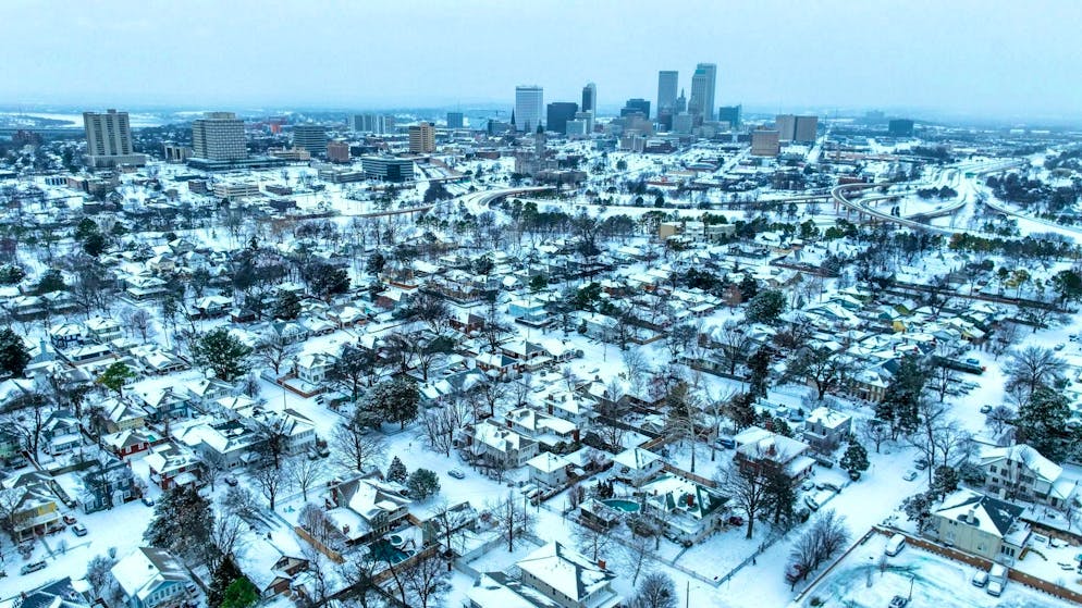 Winter storm moves across the USA. More than half of the US population is affected by the onset of winter.