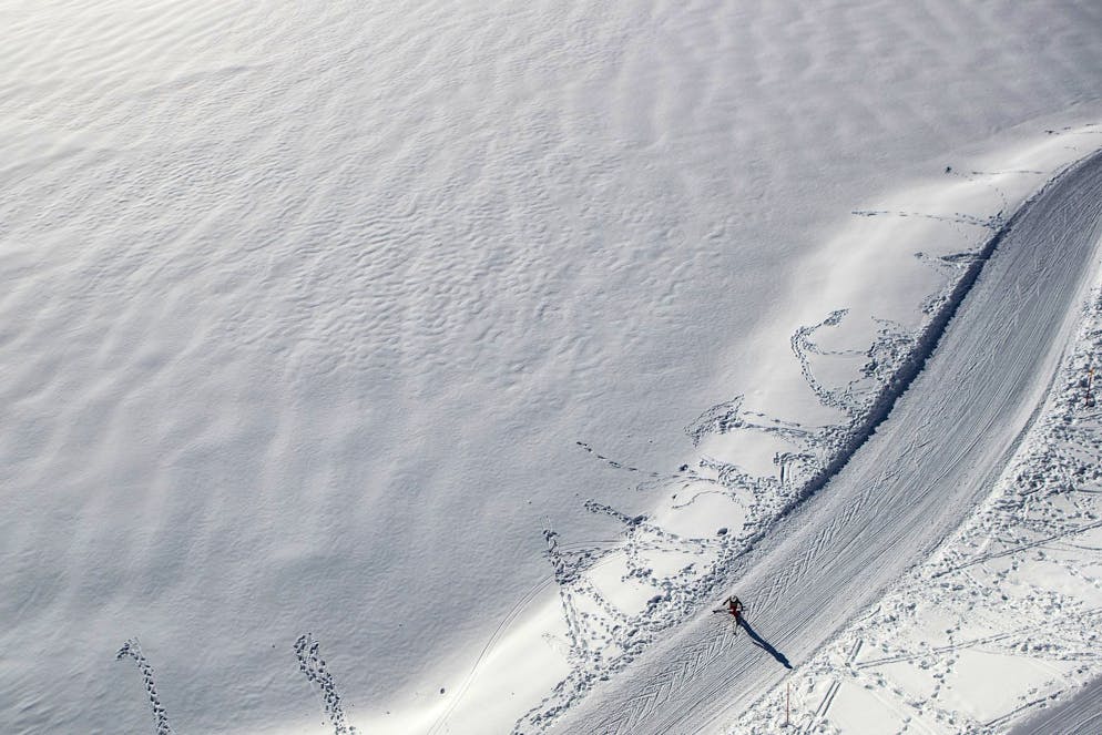 Outre les premiers secours et le service des pistes, plusieurs hélicoptères de sauvetage et la police cantonale d'Obwald sont intervenus (archives).