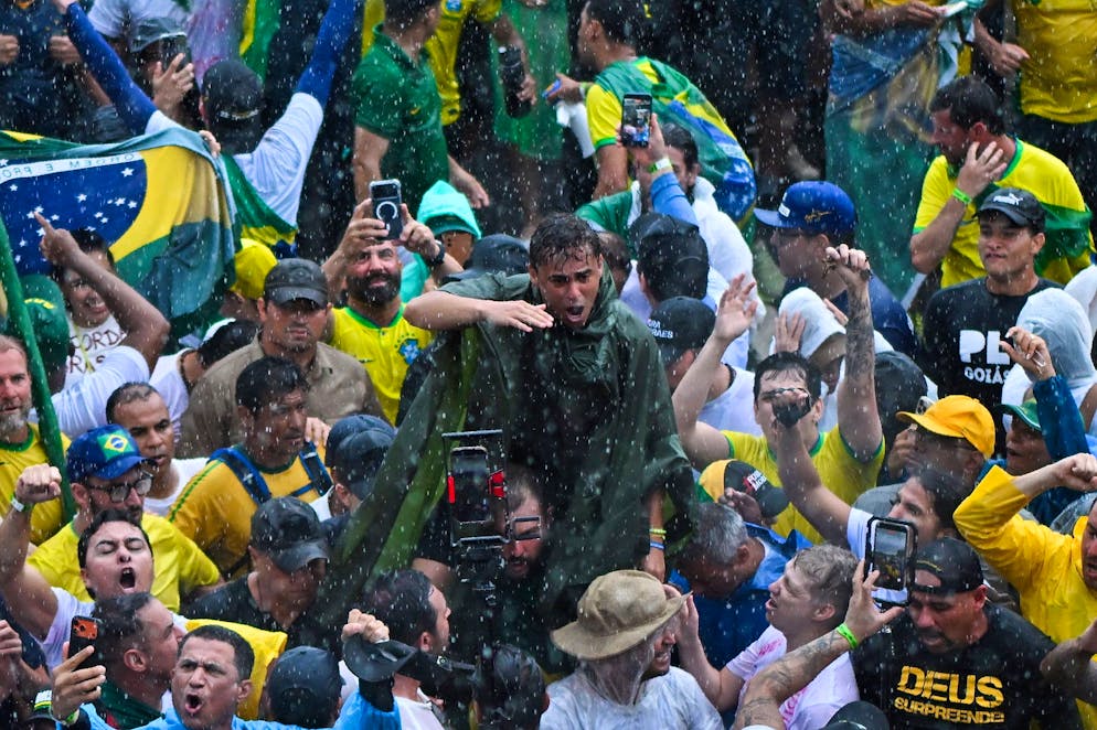 Les pompiers ont indiqué dans un communiqué envoyé à l'AFP qu'ils avaient pris en charge 72 personnes sur place à la suite de l'incident.