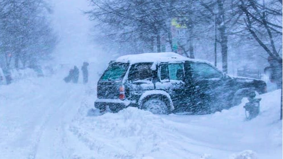 570.000 famiglie senza corrente. Una tempesta invernale attraversa gli USA: neve abbondante e temperature anomale