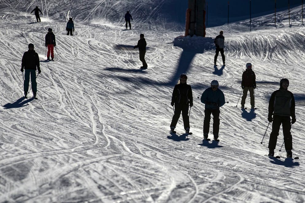 Im Skigebiet Melchsee-Frutt stirbt ein Skifahrer, nachdem ein Snowboarder mit ihm kollidiert ist (Archivbild).