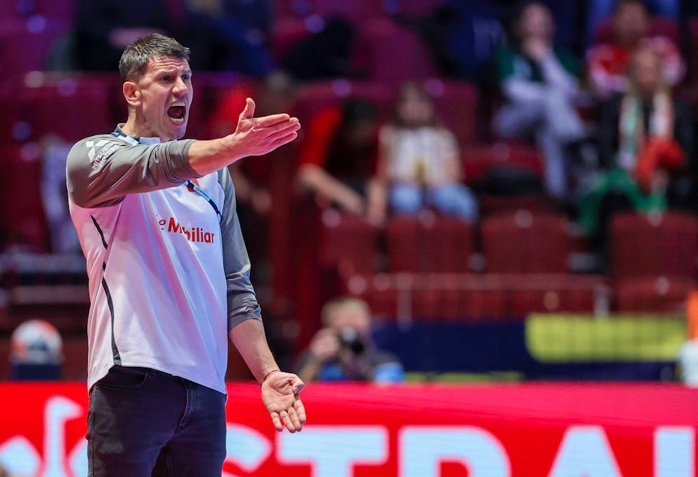 Nati-Trainer Andy Schmid gibt klare Anweisungen.