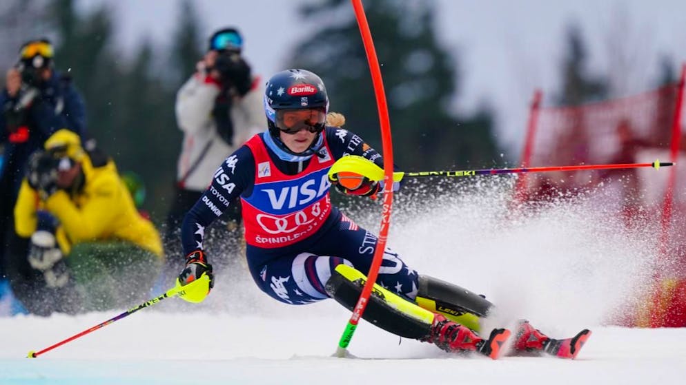 Alpine skiing. Shiffrin distances herself from the competition