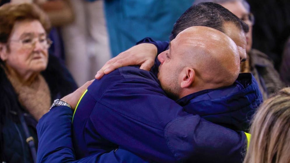 Il rinvio arriva su richiesta delle famiglie, molte delle quali hanno dichiarato di non poter partecipare alla cerimonia o hanno espresso la volontà che essa si celebri in un momento successivo