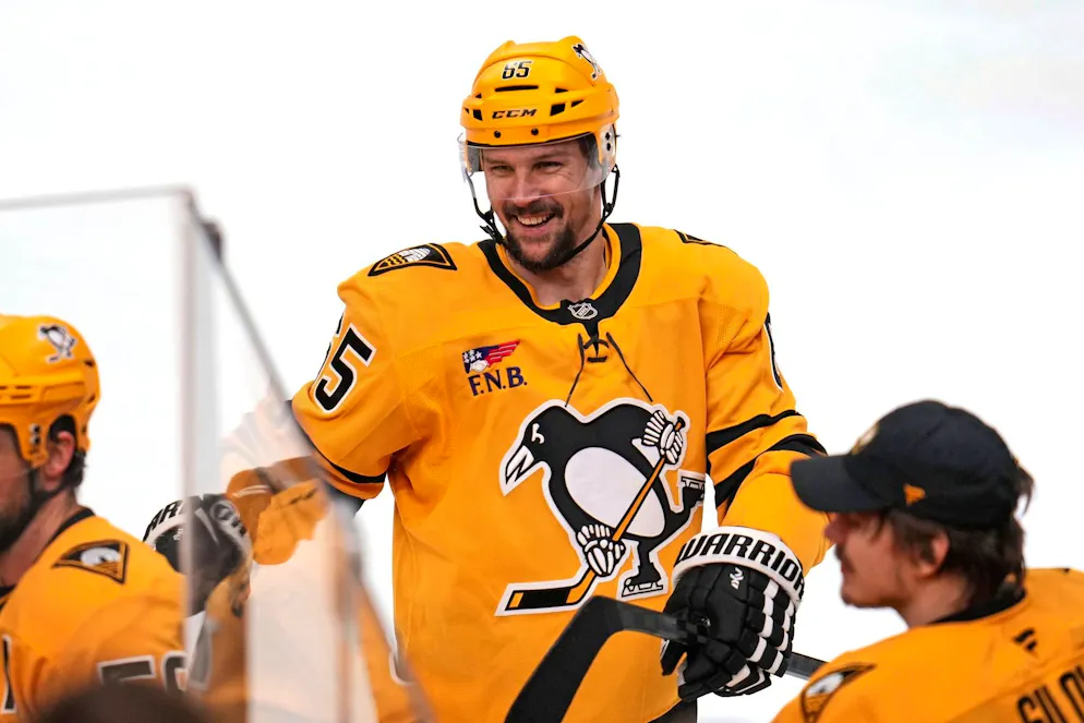Die grössten Eishockey-Stars in Milano Cortina. Der Schwede Erik Karlsson bringt die Erfahrung von über 1'100 NHL-Spiele nach Mailand.