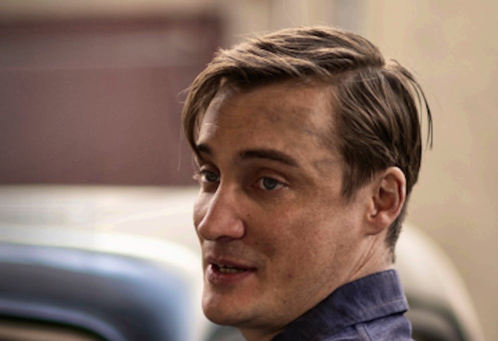 L'affaire Bojarski. Dans le film, Pierre Lottin incarne un immigré polonais, qui, au contraire de Bojarski, ne va faire aucun effort pour s'intégrer en France.