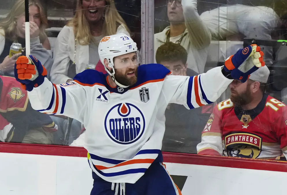 Die grössten Eishockey-Stars in Milano Cortina. Leon Draisaitl ist nicht nur in der deutschen Nationalmannschaft ein Star, sondern auch in der NHL bei den Edmonton Oilers.