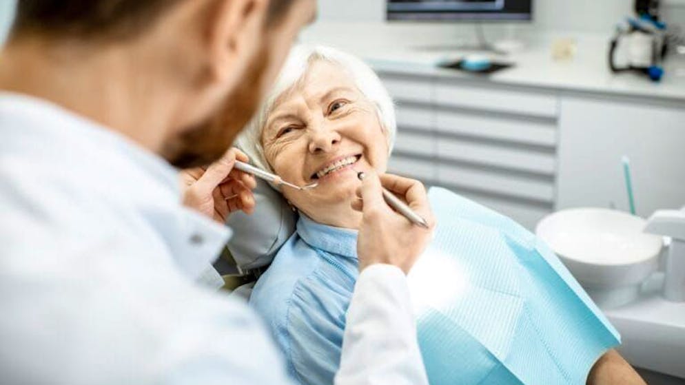 Ein paar Jahre müssen sich Seniorinnen und Senioren wohl noch gedulden bis die Möglichkeit auf natürliche dritte Zähne real wird.