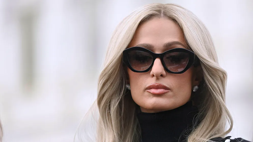 «Era un abuso». Dal sex tape ai deepfake, la battaglia di Paris Hilton arriva fino al Congresso