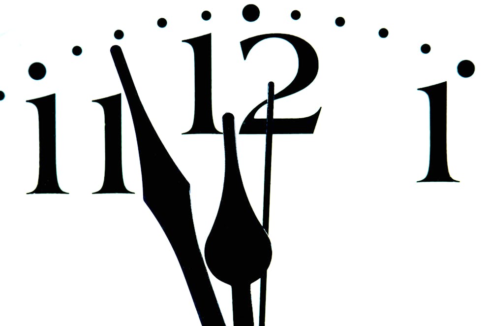 L'horloge de l'apocalypse, qui symbolise depuis 1947 l'imminence d'un cataclysme planétaire, s'est rapprochée mardi plus que jamais de minuit, alors que les inquiétudes grandissent concernant les armes nucléaires, le changement climatique et la désinformation. (Image d'illustration)