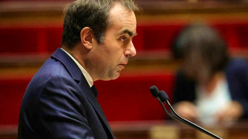 ARCHIVE - French Prime Minister Sebastien Lecornu delivers a speech at the start of the debate and review of the 2026 state budget in the National Assembly. Photo: Alain Jocard/AFP/dpa (archive photo)