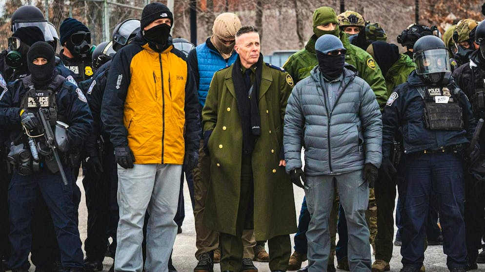 Trump hints at U-turn in Minneapolis - Gallery. Like in a Nazi movie: the Border Patrol agent caused a stir, and not just with his calf-length coat. (Archive image)