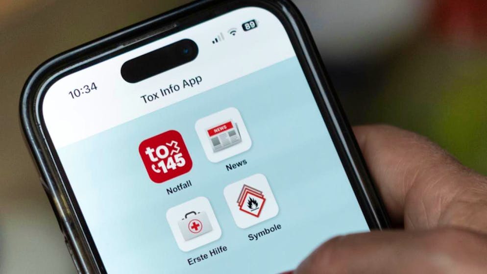 Jährlich steigt die Anzahl Anrufe auf die Schweizer Giftnotrufnummer 145. Laut der Stiftung Tox Info Suisse ist der Ausbau der Beratungskapazitäten daher dringend notwendig. (Archivbild)