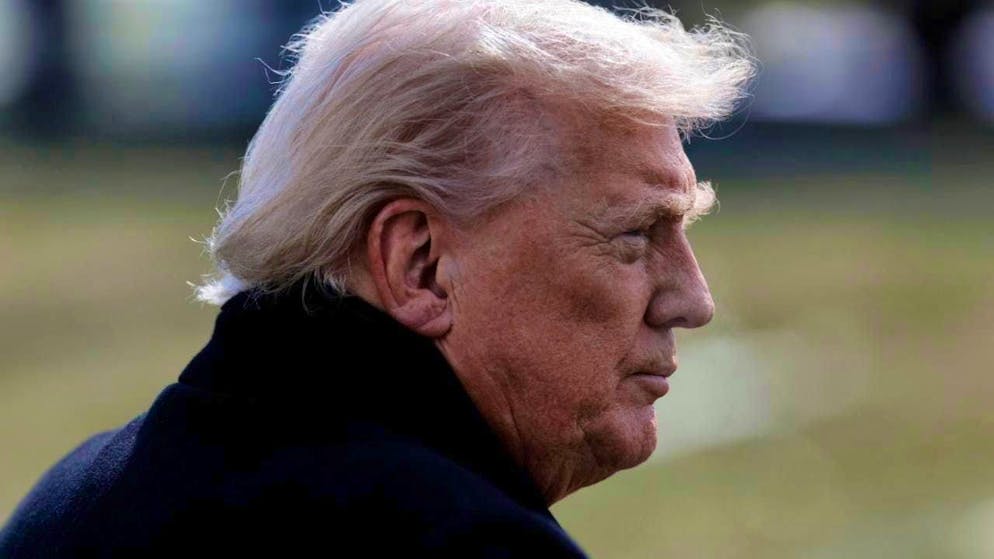 US President Trump wants to see a weak dollar. That is why he is not worried about the recent fall in the exchange rate.