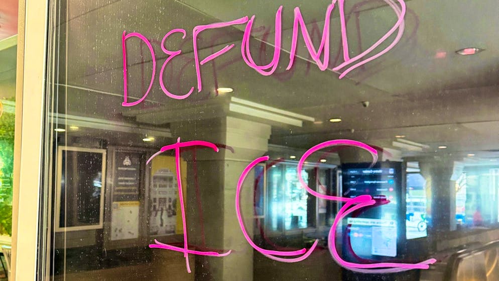 Trump hints at U-turn in Minneapolis - Gallery. The controversial immigration authority ICE is at the center of the criticism.