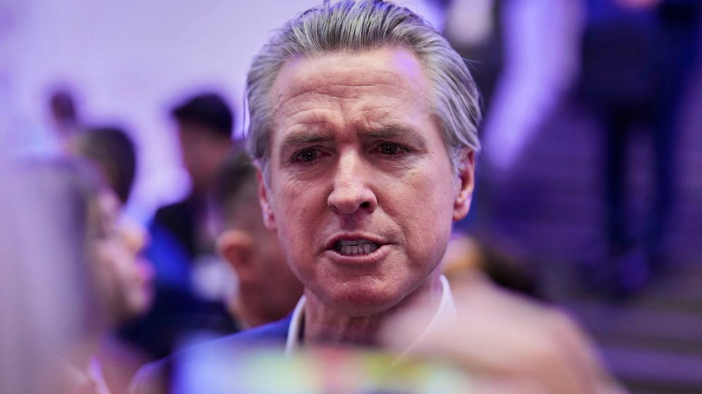 «Il est temps d'enquêter». Newsom suspecte TikTok d'avoir censuré des contenus critiques sur Trump