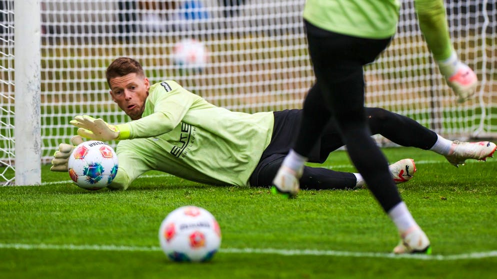 Jonas Omlin rejoint Leverkusen.