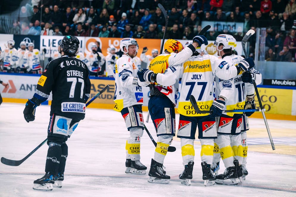 Nonostante la sconfitta, l'Ambrì ha raccolto un punto a Friborgo che lo mantiene in corsa per il 12esimo posto.