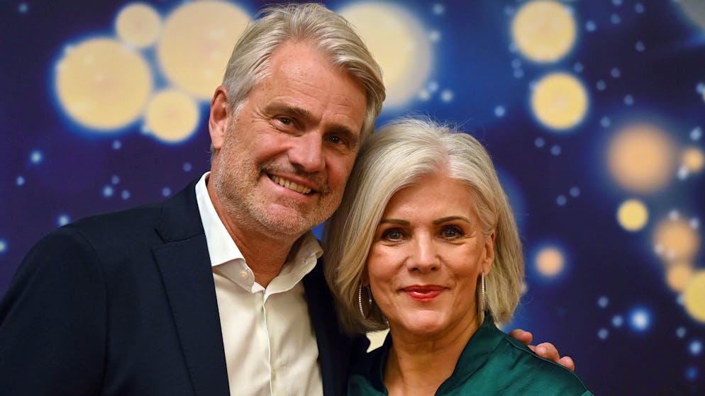 Birgit Schrowange und Frank Spothelfer wagen einen Neunanfang und schlagen ein neues Kapital in ihrer Beziehung auf.