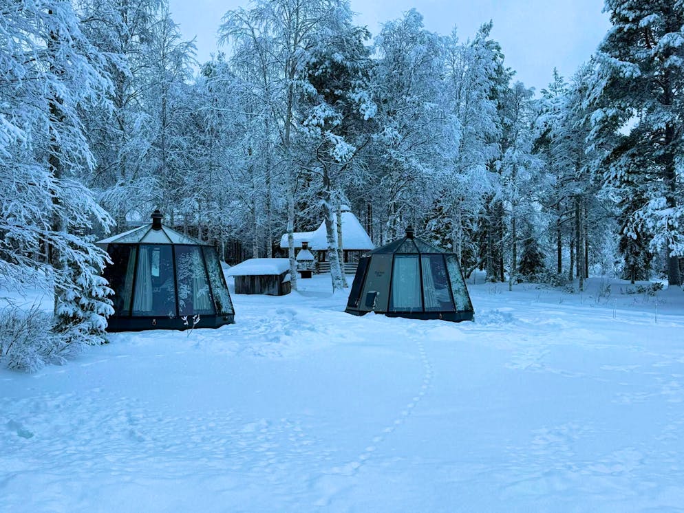 Press trip Finland. At Hotel Isokenkäisten Klubi you can also spend the night in glass domes. Here you can watch the Northern Lights or the stars all night long.