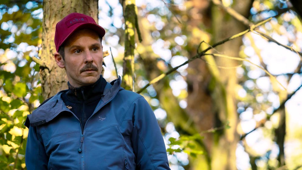 «Tatort» im Check: Wie oft töten Wölfe Menschen?. Hat er Angst vor dem Wolf? Wildniswanderer Noah Farrell (Nils Kahnwald) bricht sein Projekt nach dem Aufeinandertreffen mit den Ermittlern ab.